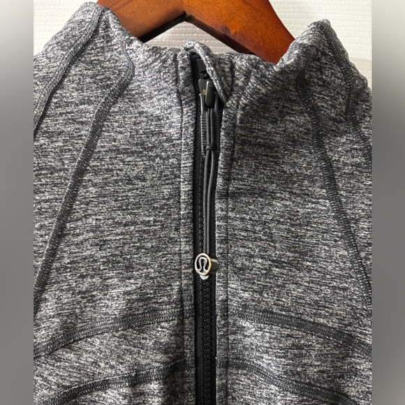 Lululemon Define Jacket - Picture 3 of 6